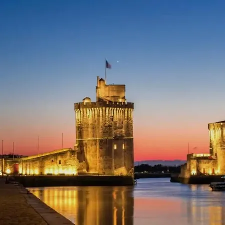 Appartamento With Terrace In The Old Port Of La Rochelle (Charente-Maritime)